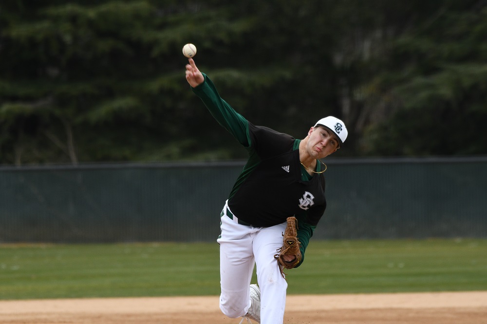SHASTA COLLEGE SPLITS DH WITH SISKIYOUS