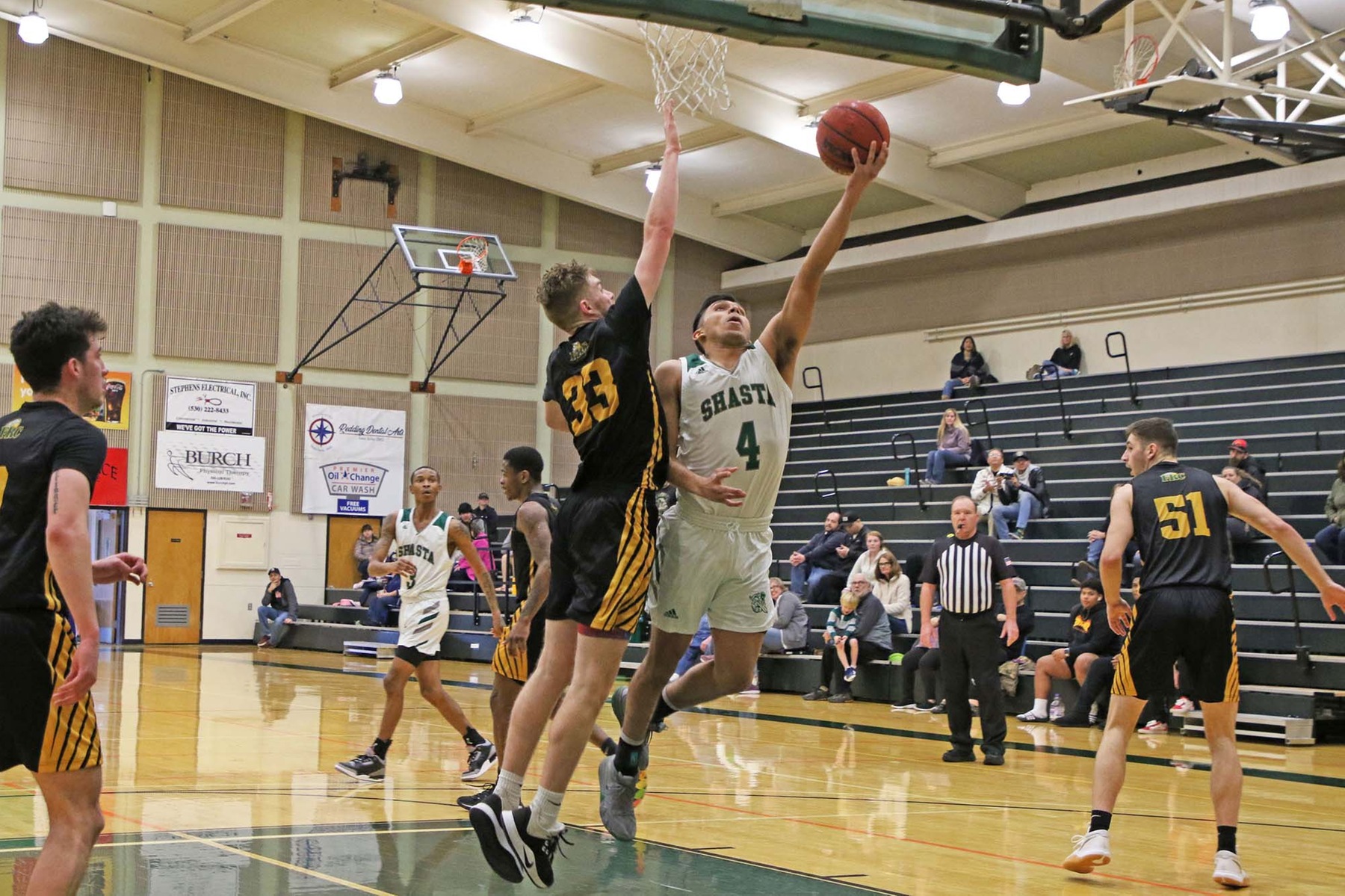 SHASTA DOWNS LASSEN 71-56 TO STAY ALIVE FOR GVC TITLE